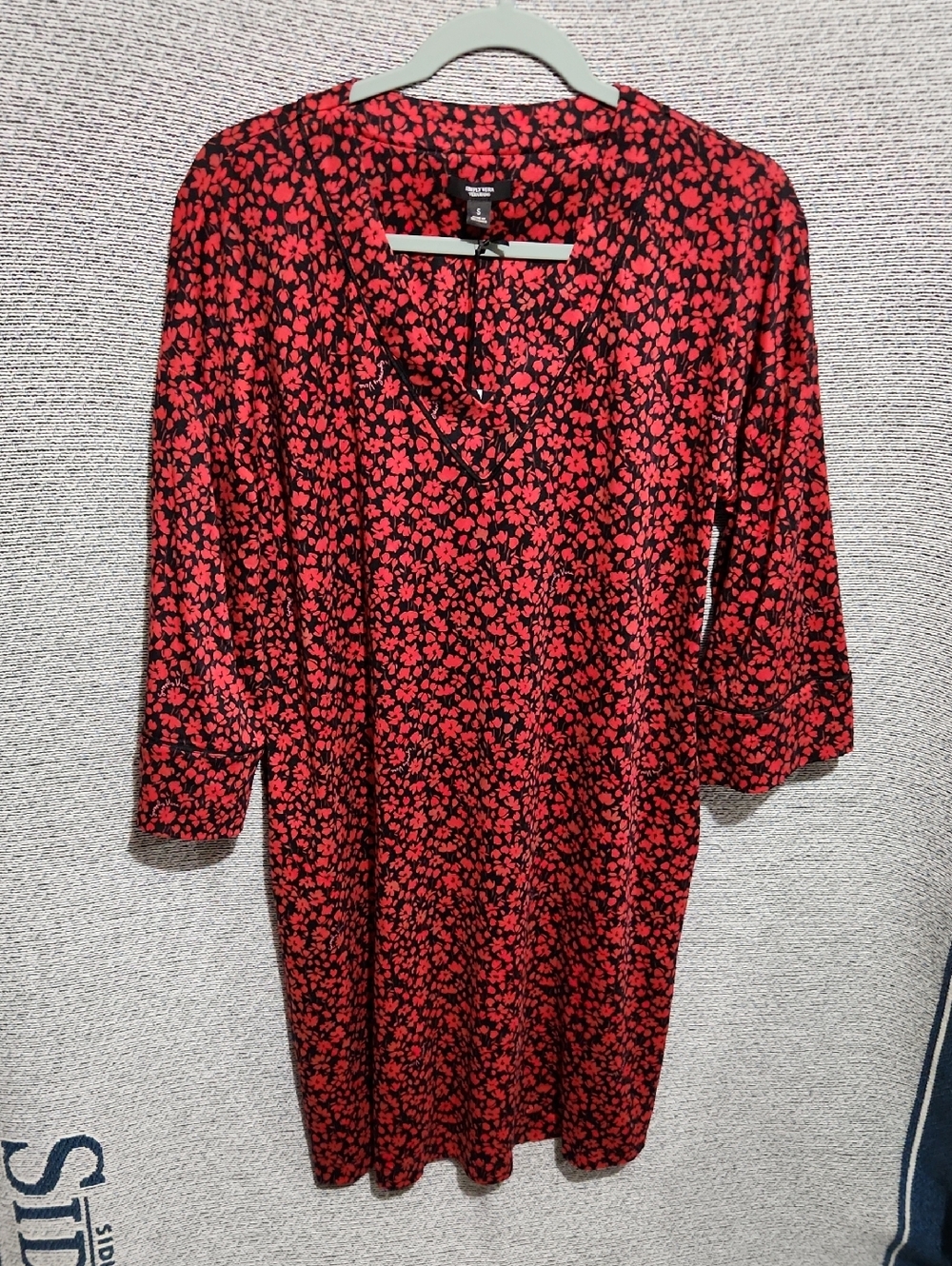 Simply Vera Vera Wang Red Floral V-Neck Lounge Dress
